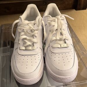 AF1 All White size7Y